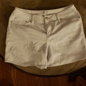 Seven7 white shorts